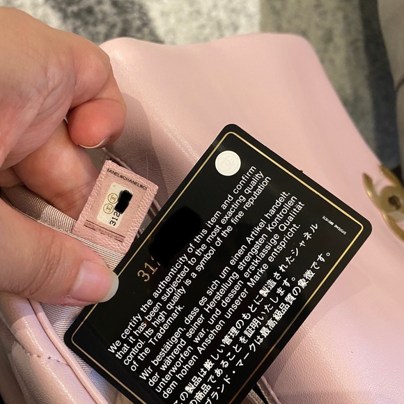 Chanel 19 small light pink - Picture 9 of 12